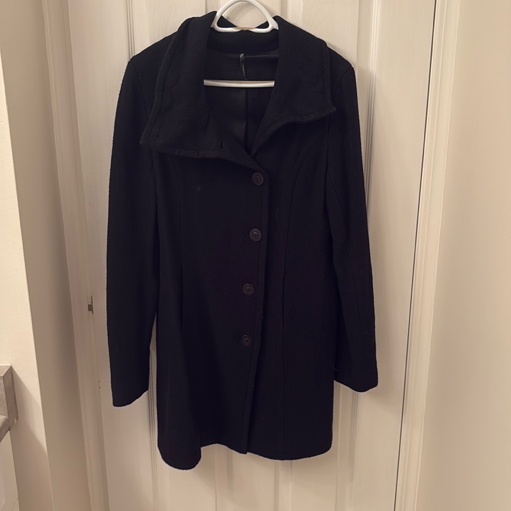 Women’s Medium Black Peacoat